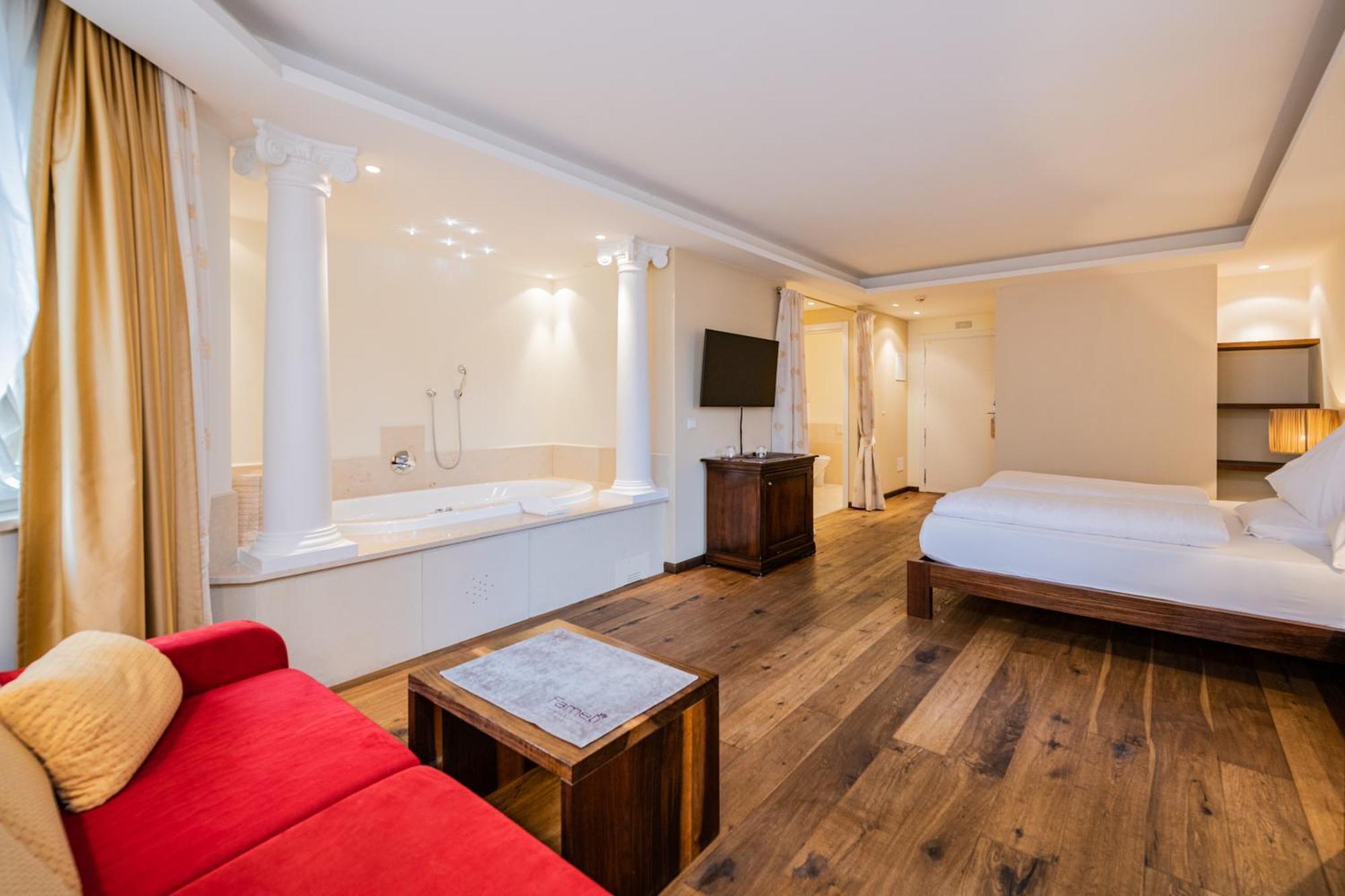Hotel Fameli Olang ห้อง รูปภาพ
