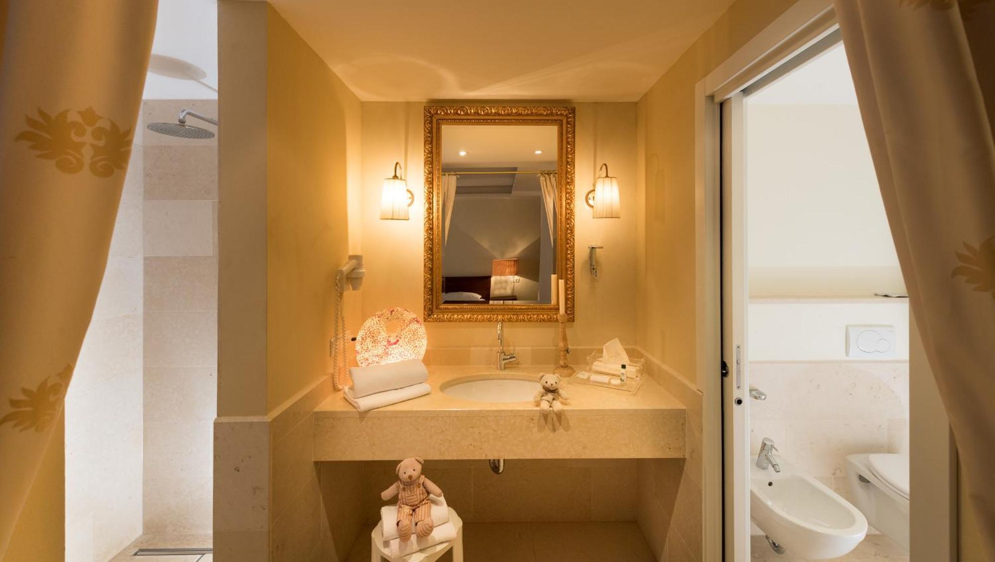 Hotel Fameli Olang ห้อง รูปภาพ